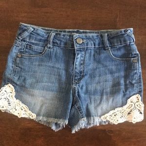 5/$25 Epic Threads Jean Crochet Lace Cutoff Shorts